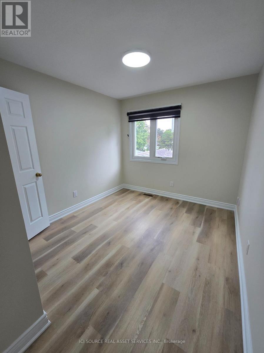 Main Fl - 16 Brownridge Court, Brampton, Ontario  L6W 4L5 - Photo 13 - W13806930