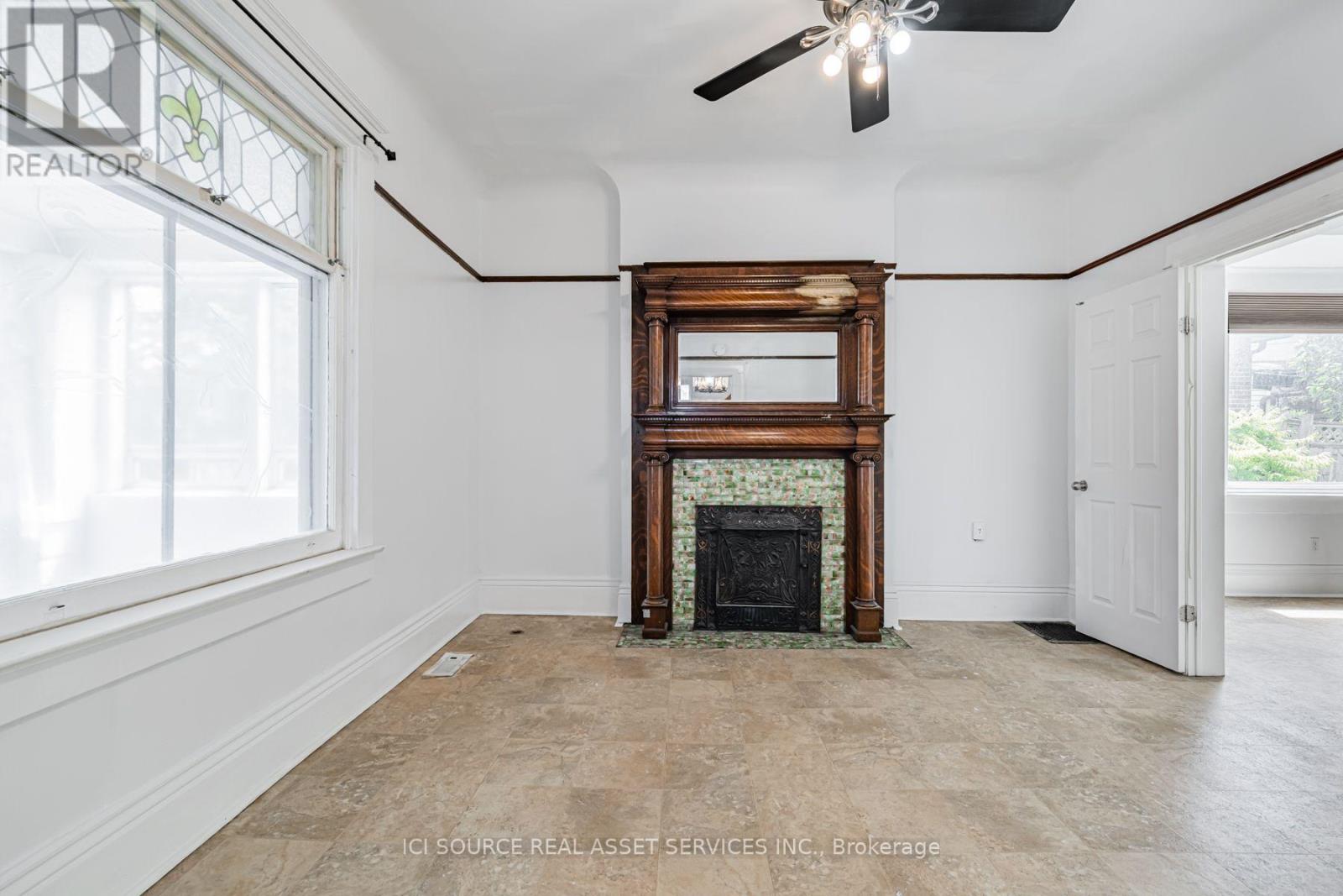 Main & Upper - 12 Sibley Avenue, Toronto, Ontario  M4C 5E7 - Photo 5 - E13812462