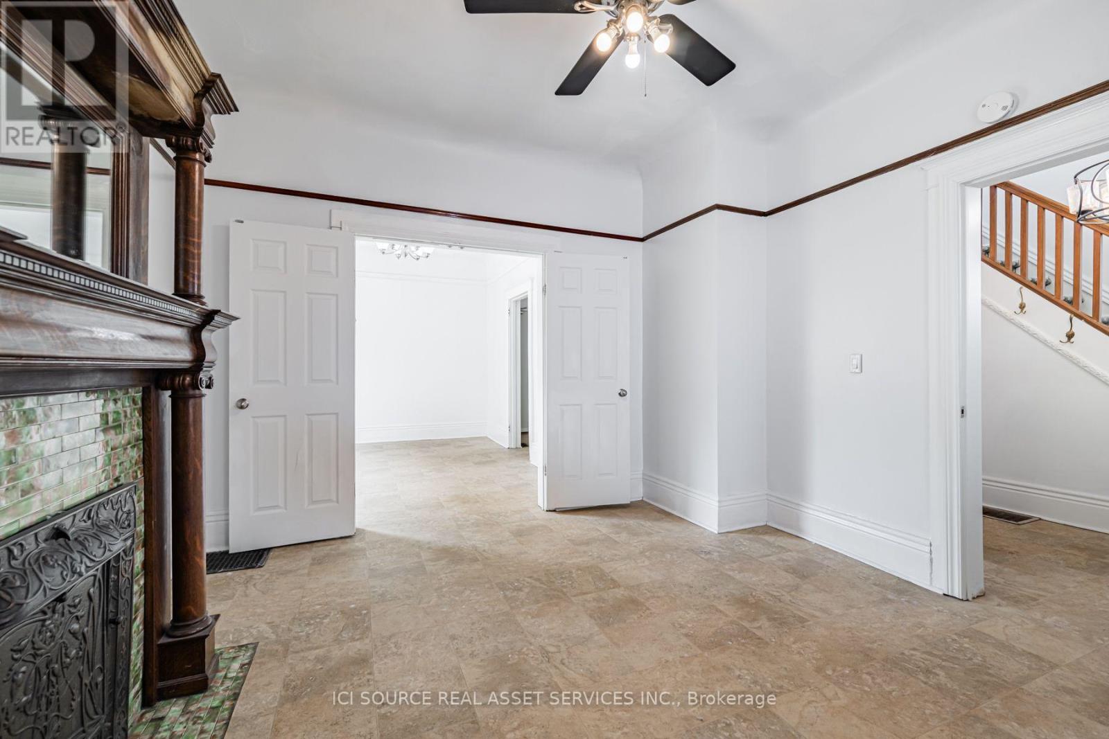 Main & Upper - 12 Sibley Avenue, Toronto, Ontario  M4C 5E7 - Photo 6 - E13812462