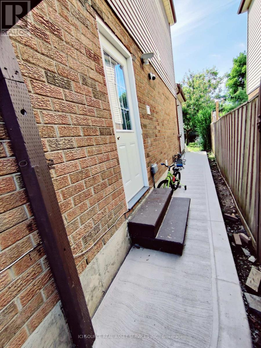 Lower - 2769 Willowmore Way, Mississauga, Ontario  L5N 3N8 - Photo 3 - W13812450