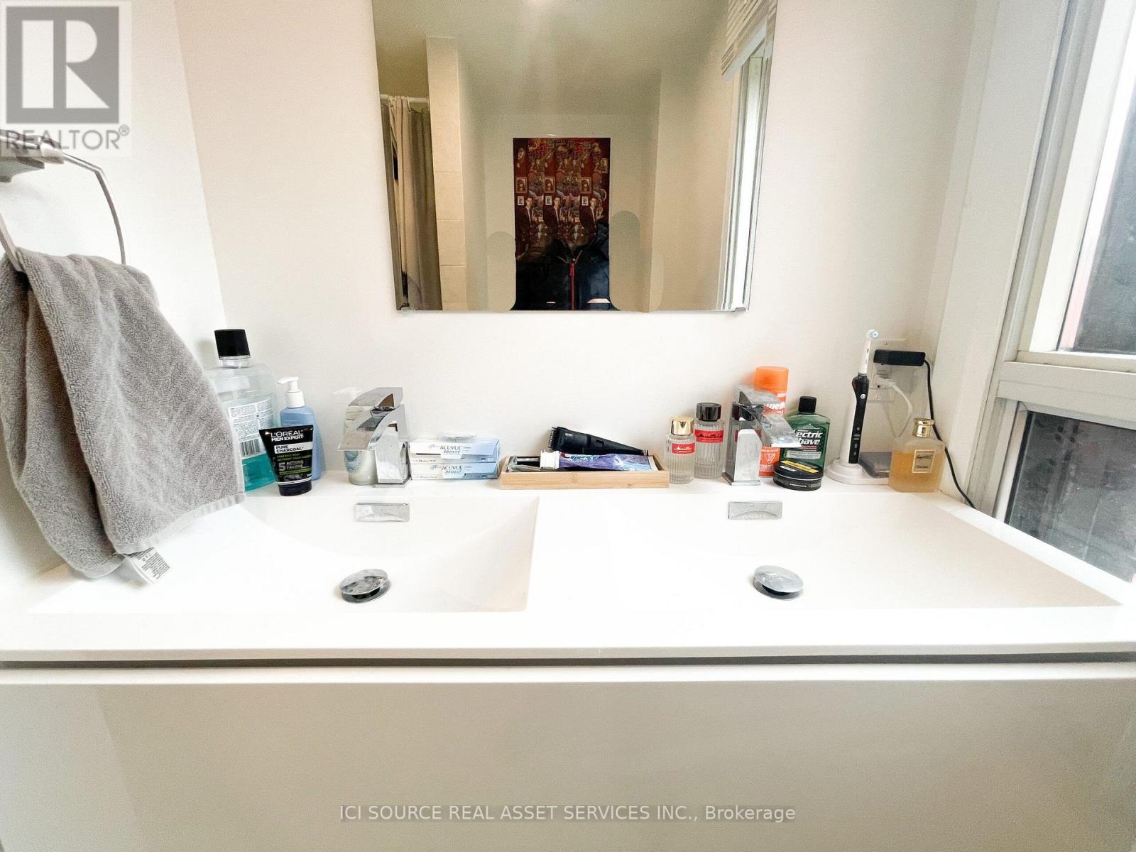 1 - 20 Sullivan Street, Toronto, Ontario  M5T 1B9 - Photo 2 - C13822192