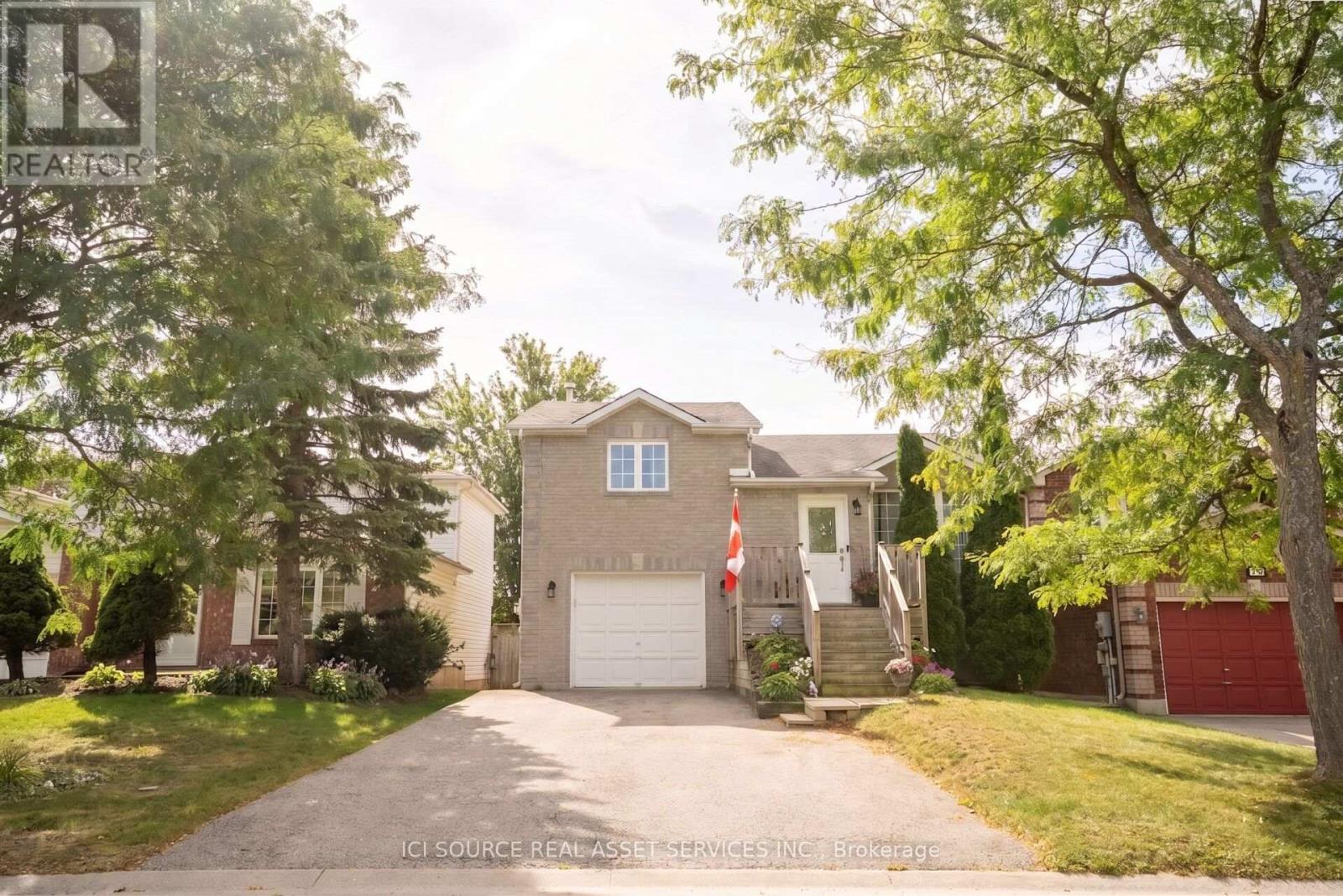 56 Hersey Crescent, Barrie, Ontario  L4N 8R2 - Photo 2 - S13822182