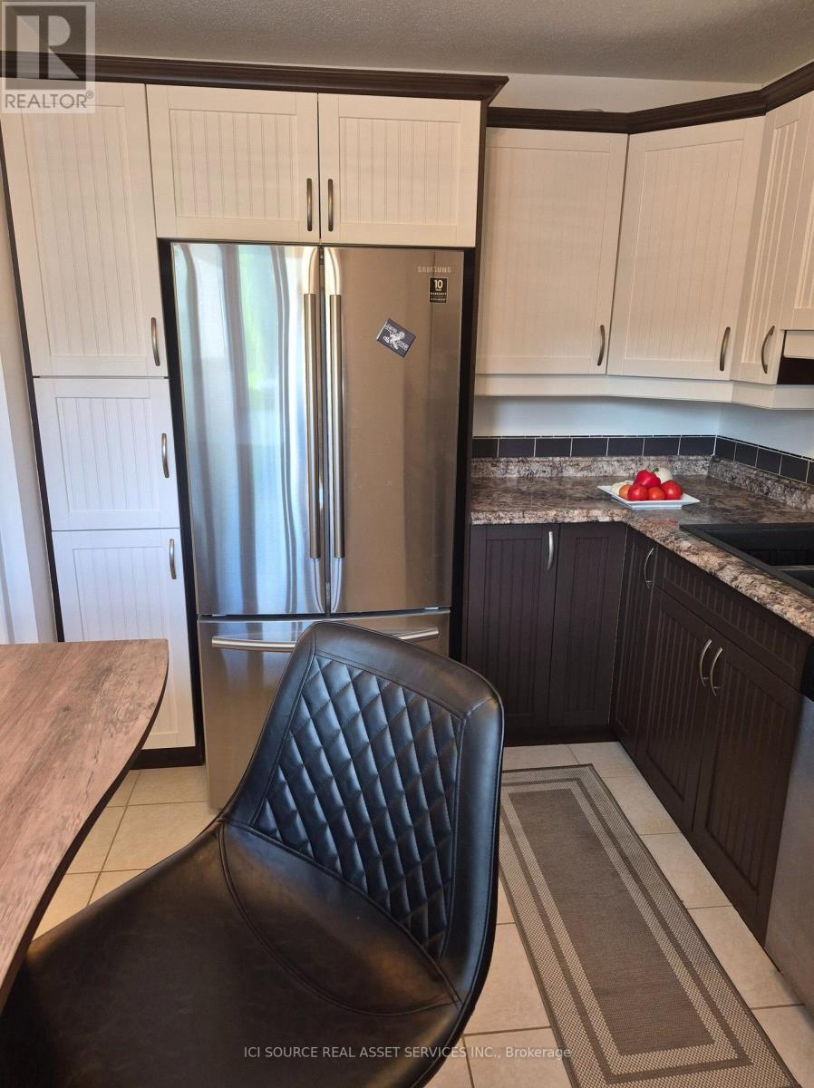 1576 Lassiter Terrace, Ottawa, Ontario  K1J 8N4 - Photo 4 - X13822158