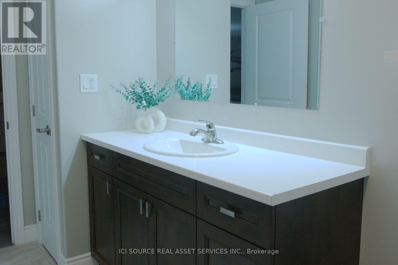 50 Deacon Place, Belleville, Ontario  K8P 0G4 - Photo 12 - X13827086