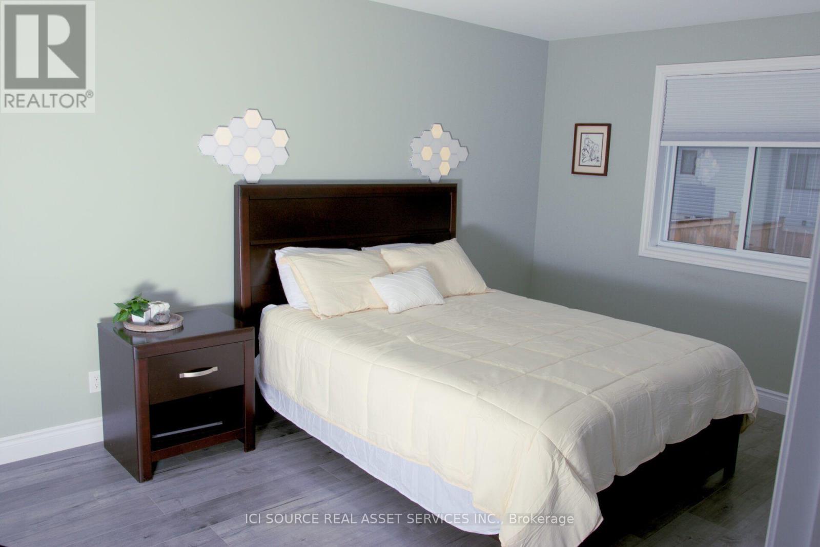 50 Deacon Place, Belleville, Ontario  K8P 0G4 - Photo 8 - X13827086