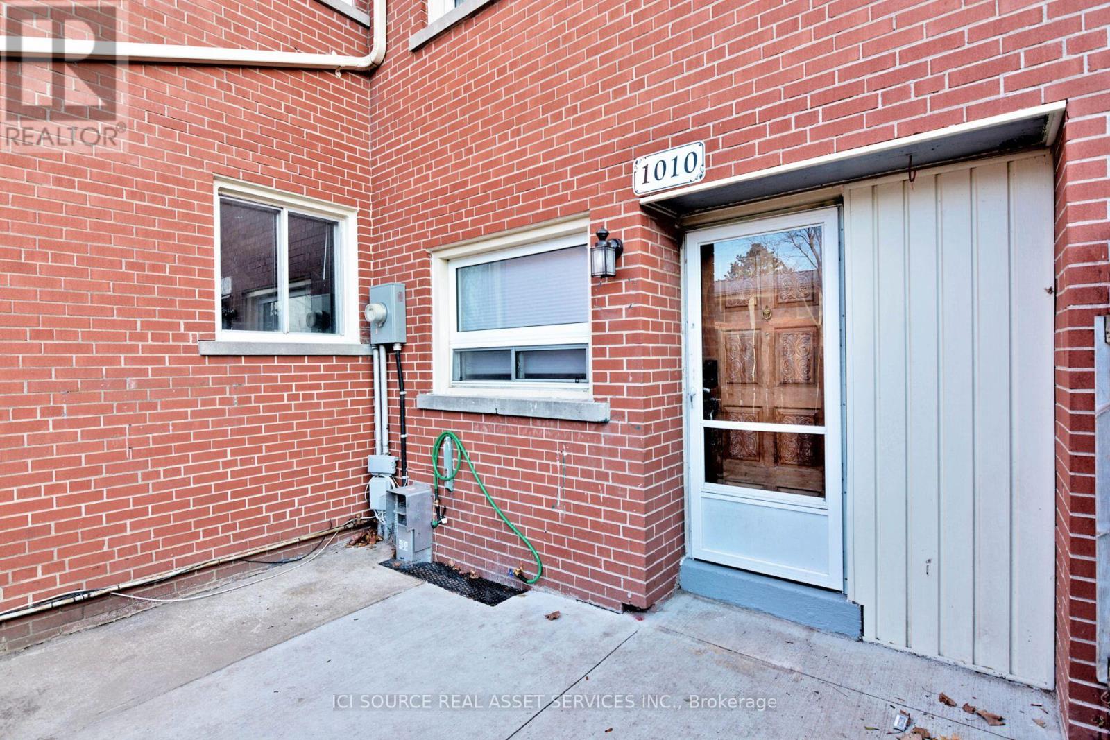 1010 Kipps Lane, London East, Ontario  N5Y 4S5 - Photo 2 - X13827112