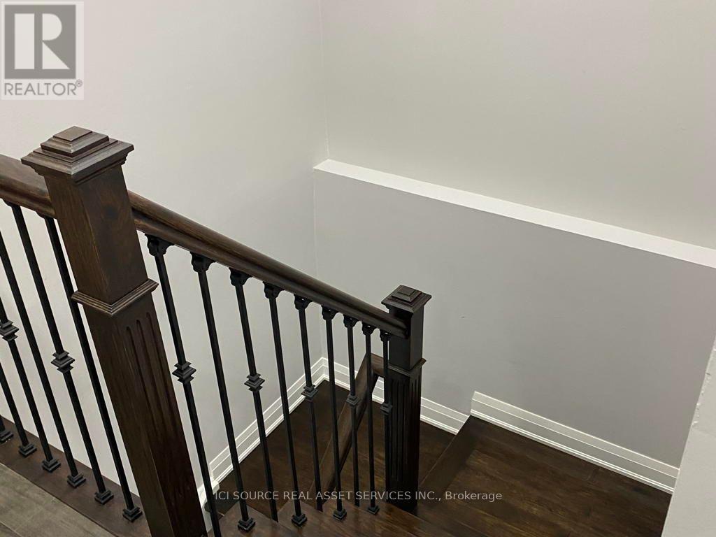 77 Newbridge Crescent, Brampton, Ontario  L6S 4B5 - Photo 11 - W13832250