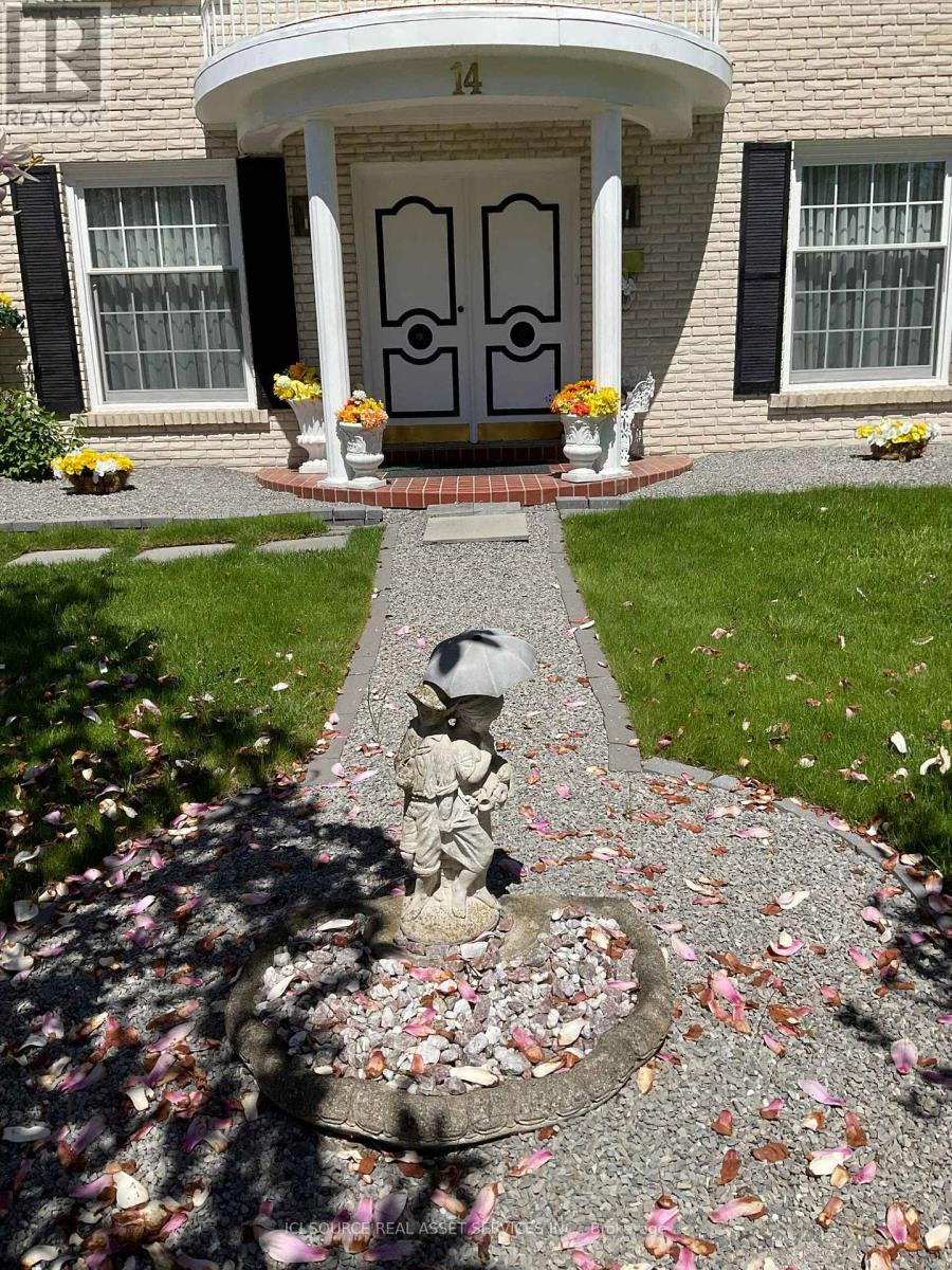 14 Robinhood Drive, Hamilton, Ontario  L9H 4G1 - Photo 3 - X13833610