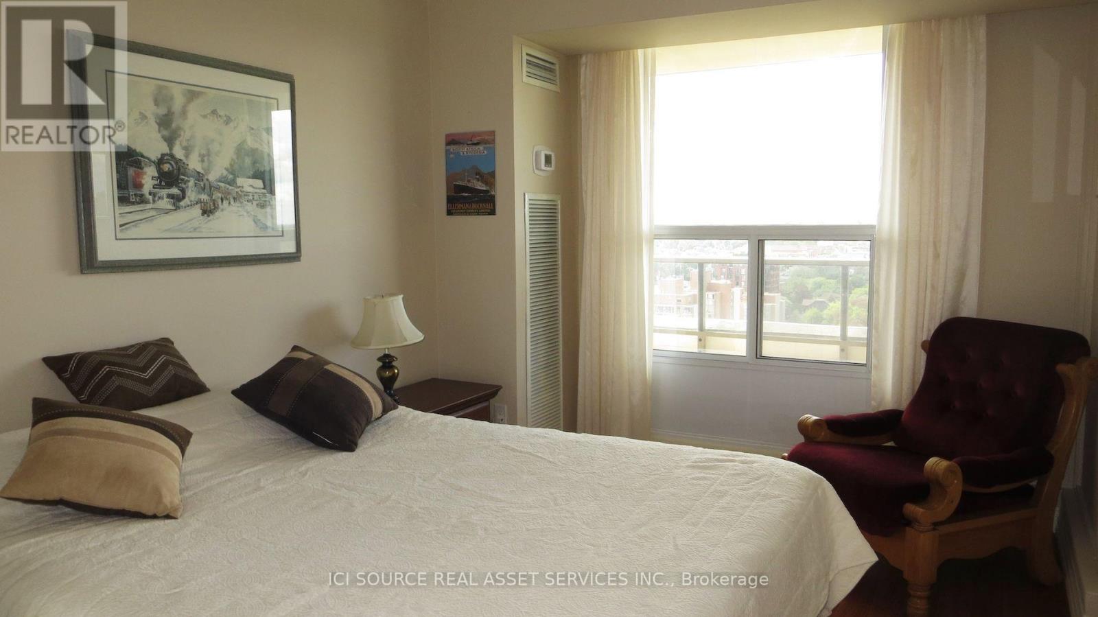 1702 - 50 Quebec Avenue, Toronto, Ontario  M6P 4B4 - Photo 15 - W13836760
