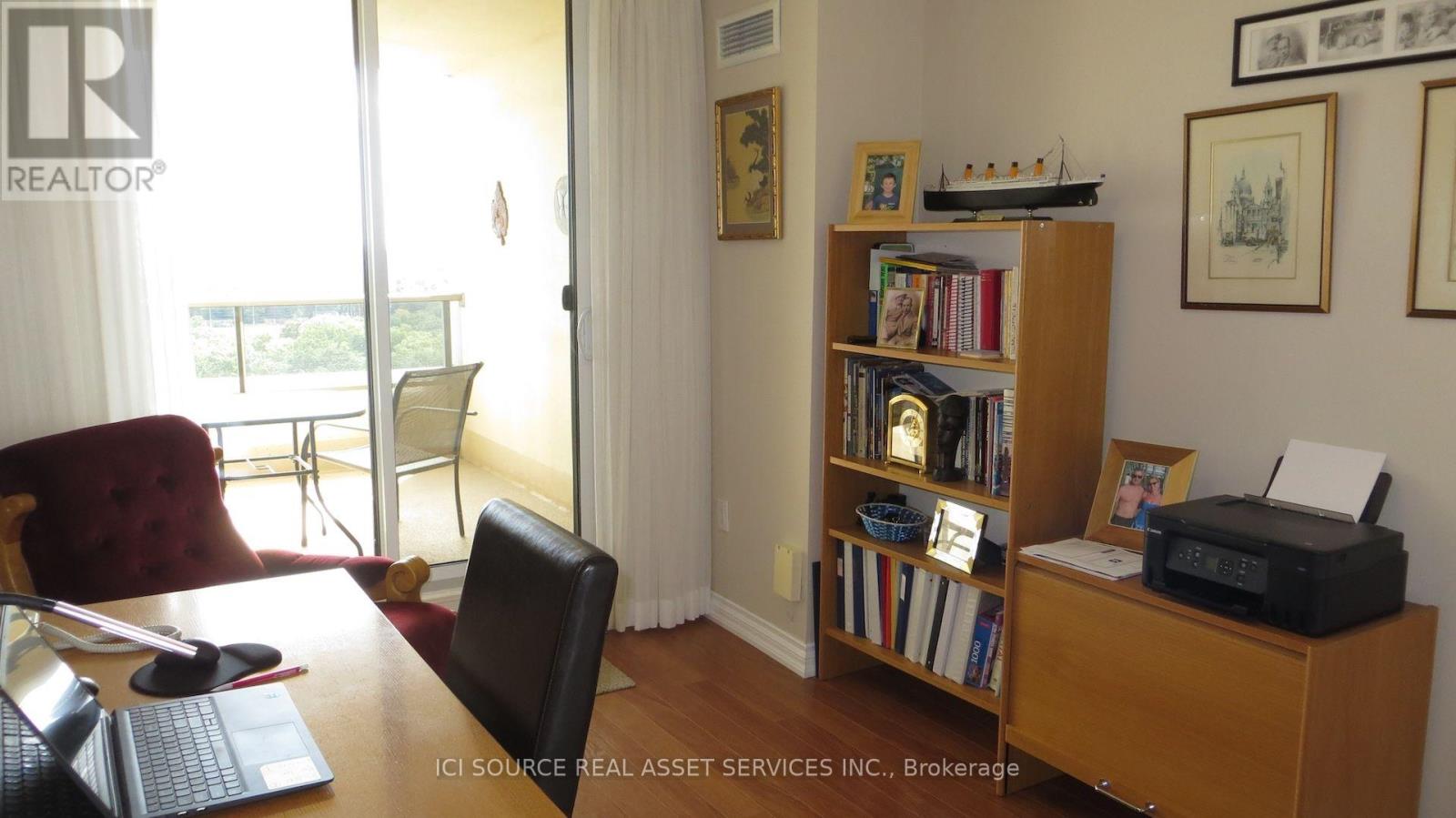 1702 - 50 Quebec Avenue, Toronto, Ontario  M6P 4B4 - Photo 19 - W13836760