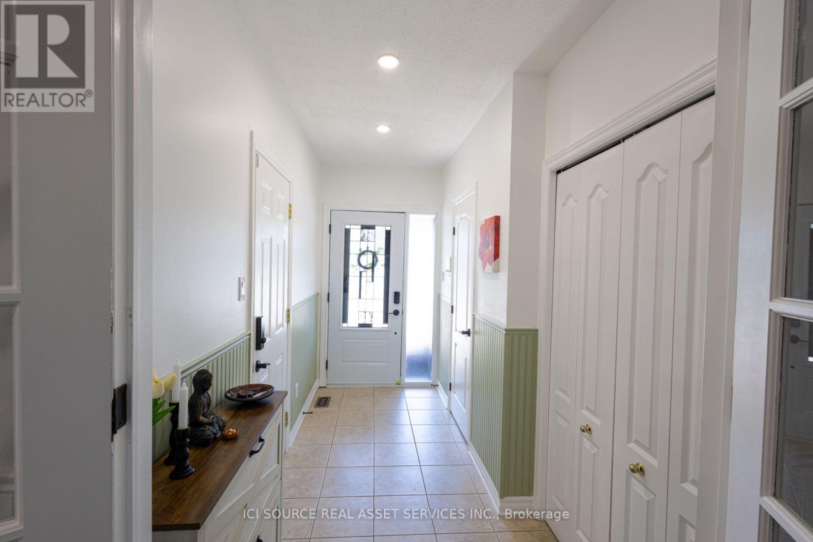127 Waterbridge Drive, Ottawa, Ontario  K2G 7C2 - Photo 2 - X13842340
