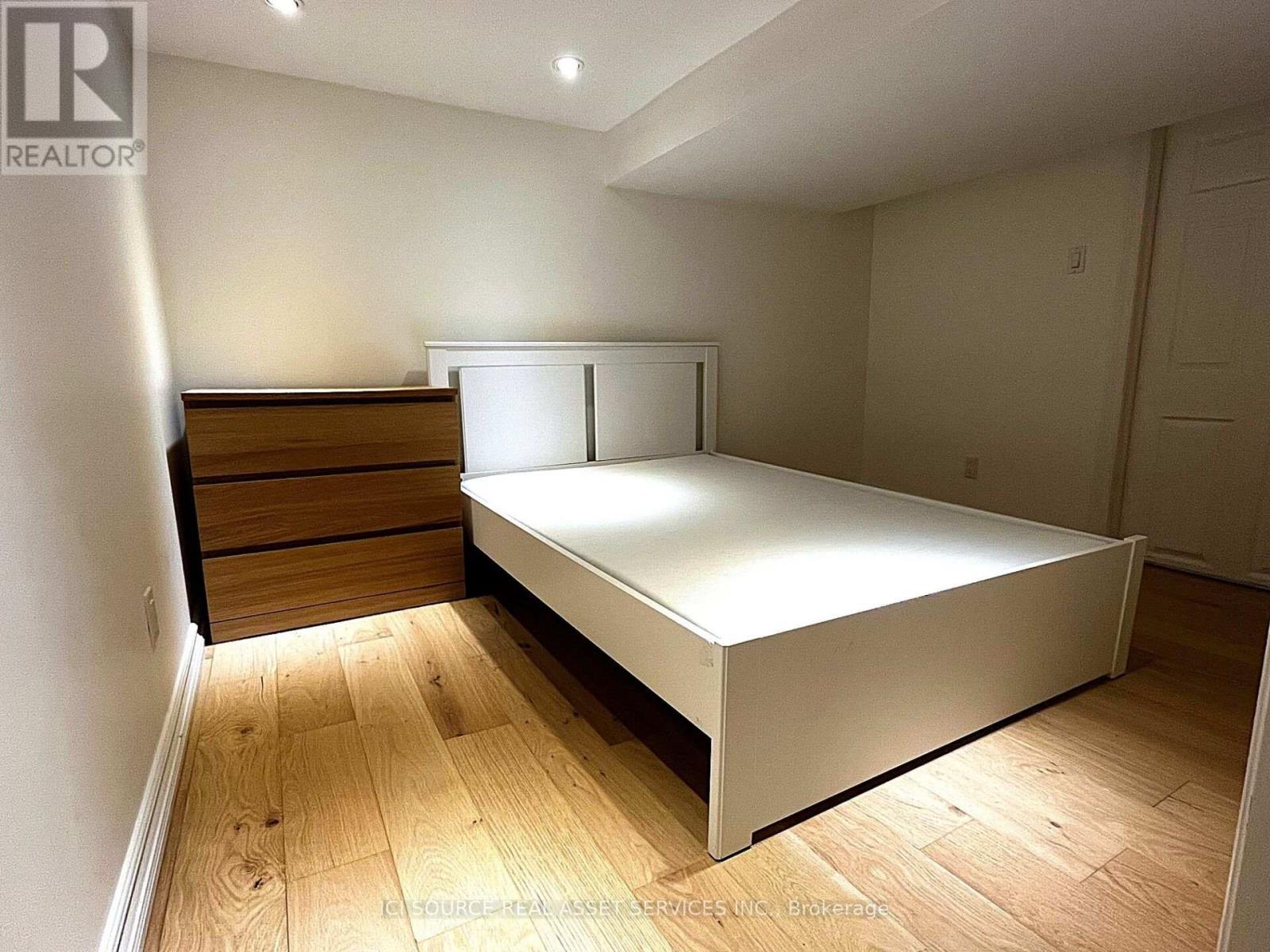 Lower - 25 Mann Avenue, Toronto, Ontario  M4S 2Y2 - Photo 3 - C13851430