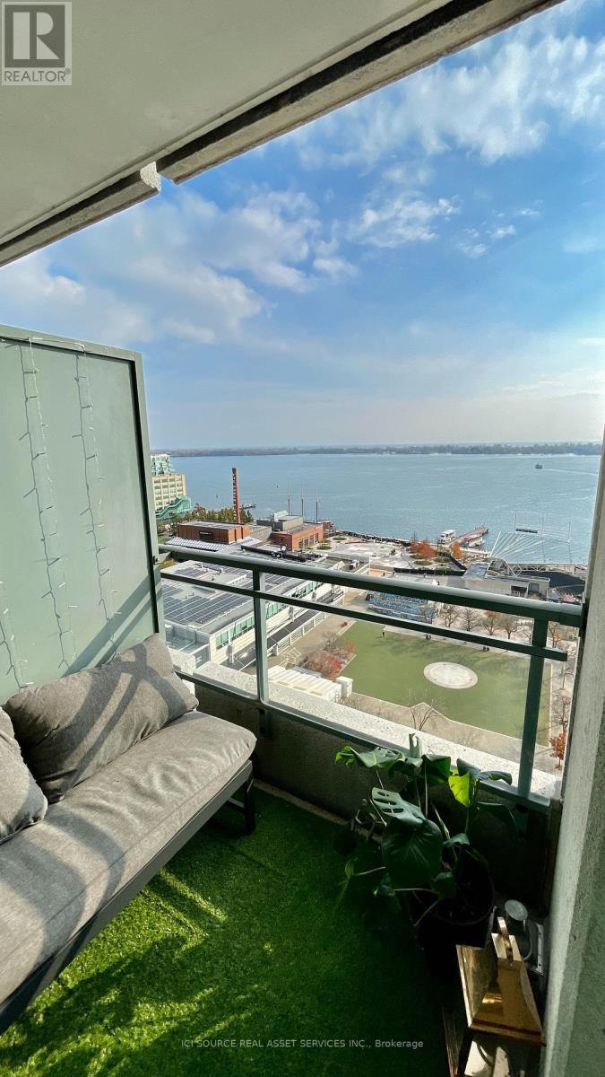 2019 - 230 QUEENS QUAY W, Toronto, Ontario