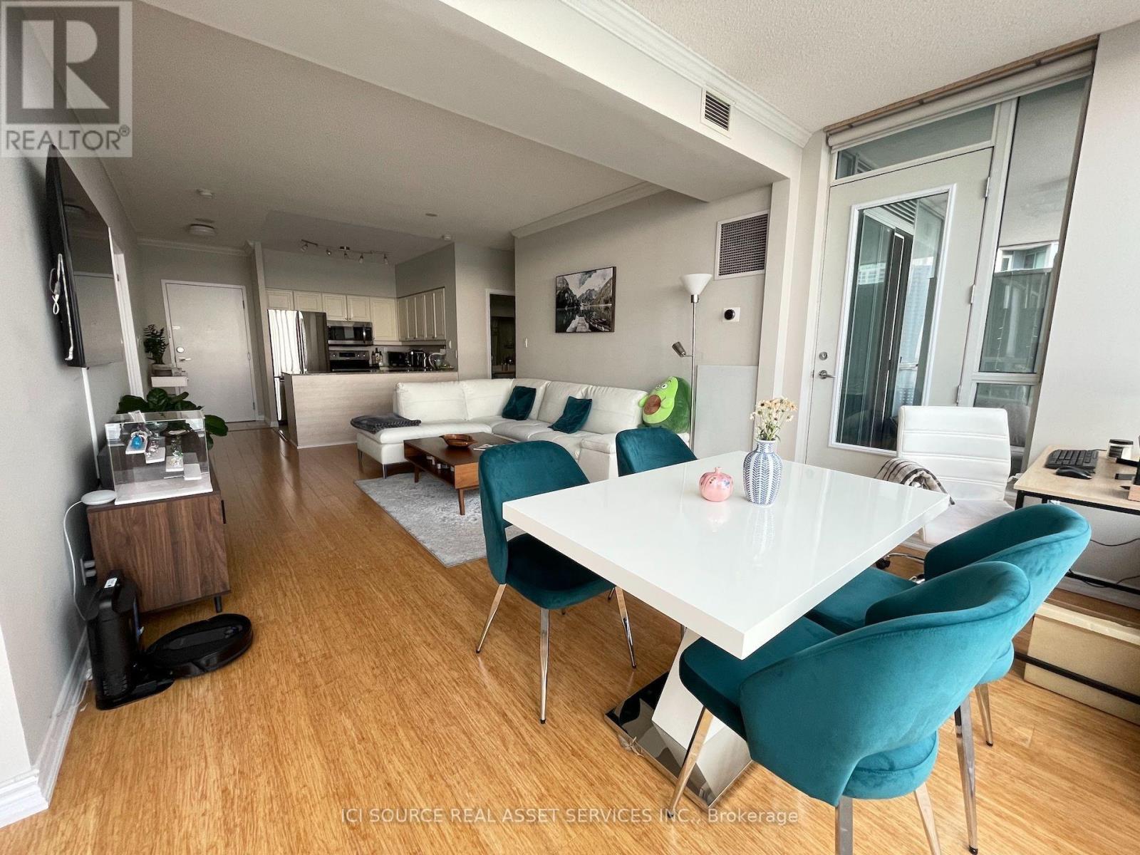 2019 - 230 Queens Quay W, Toronto, Ontario  M5J 2Y7 - Photo 21 - C13853076
