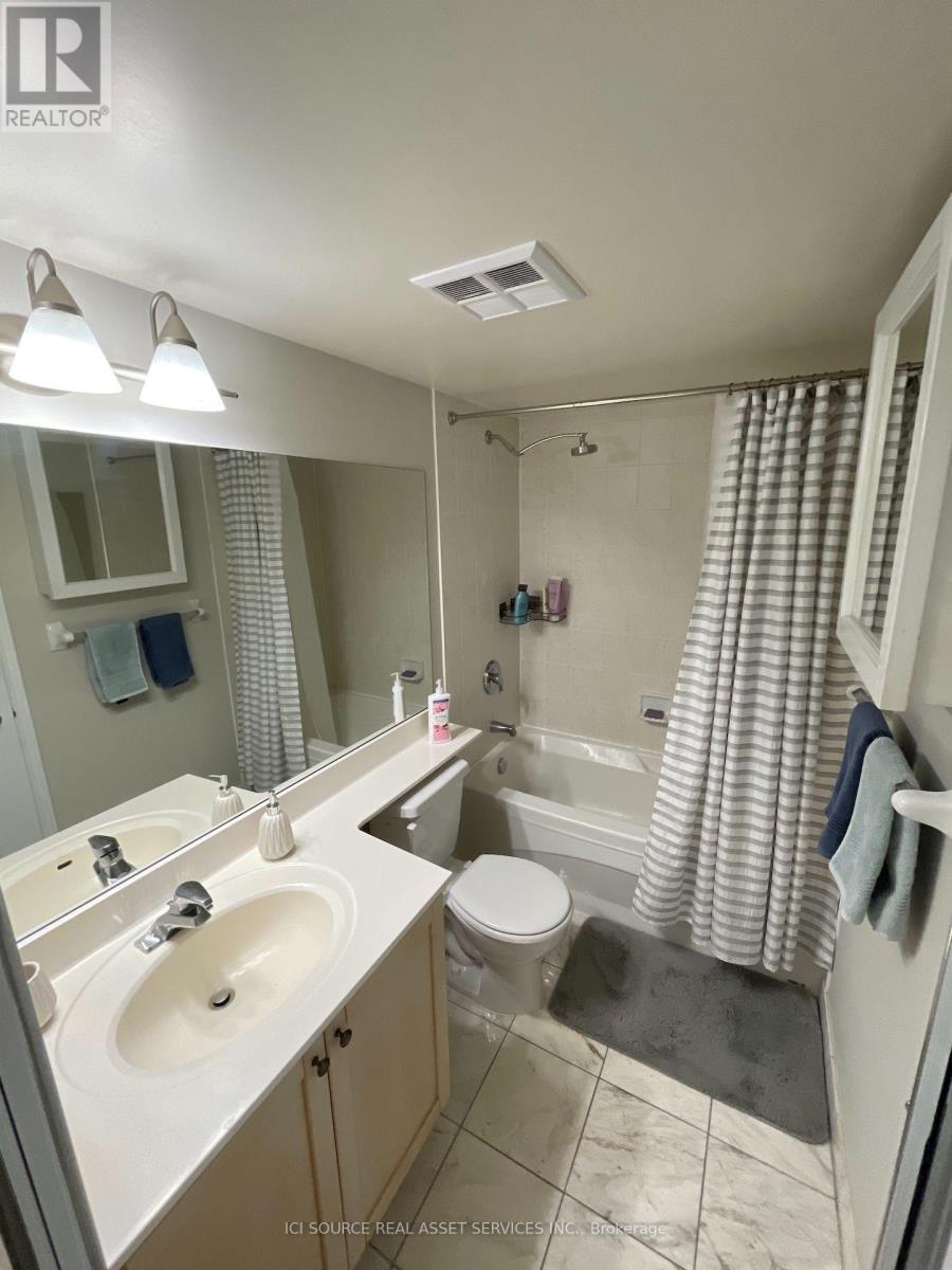 2019 - 230 Queens Quay W, Toronto, Ontario  M5J 2Y7 - Photo 25 - C13853076