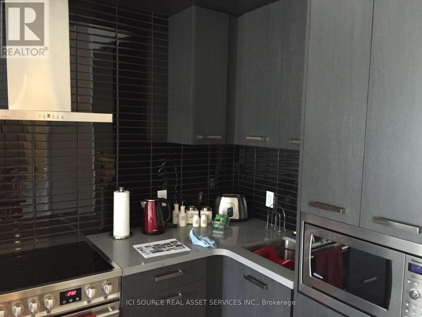 N222 - 120 Bayview Avenue, Toronto, Ontario  M5A 0G4 - Photo 2 - C13858220