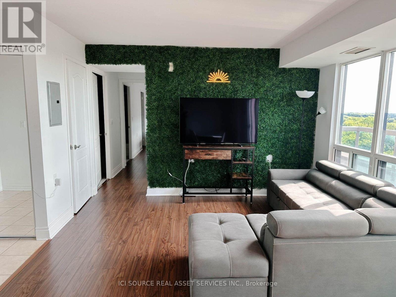 901 - 935 Sheppard Avenue W, Toronto, Ontario  M3H 2T7 - Photo 7 - C13860528