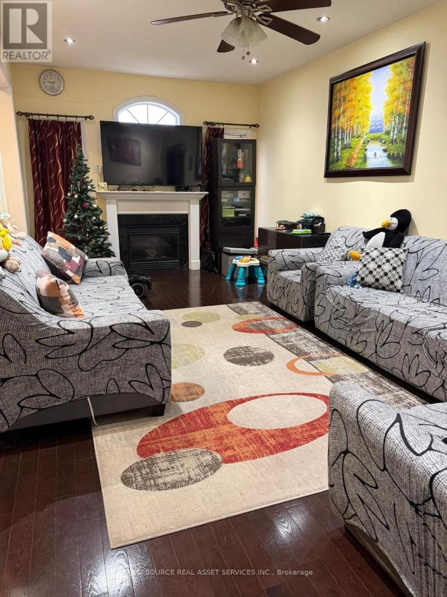 Upper - 26 Pefferlaw Circle, Brampton, Ontario  L6Y 0K1 - Photo 13 - W13870238