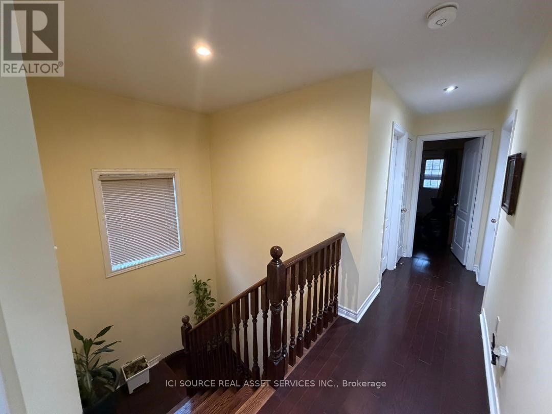 Upper - 26 Pefferlaw Circle, Brampton, Ontario  L6Y 0K1 - Photo 9 - W13870238