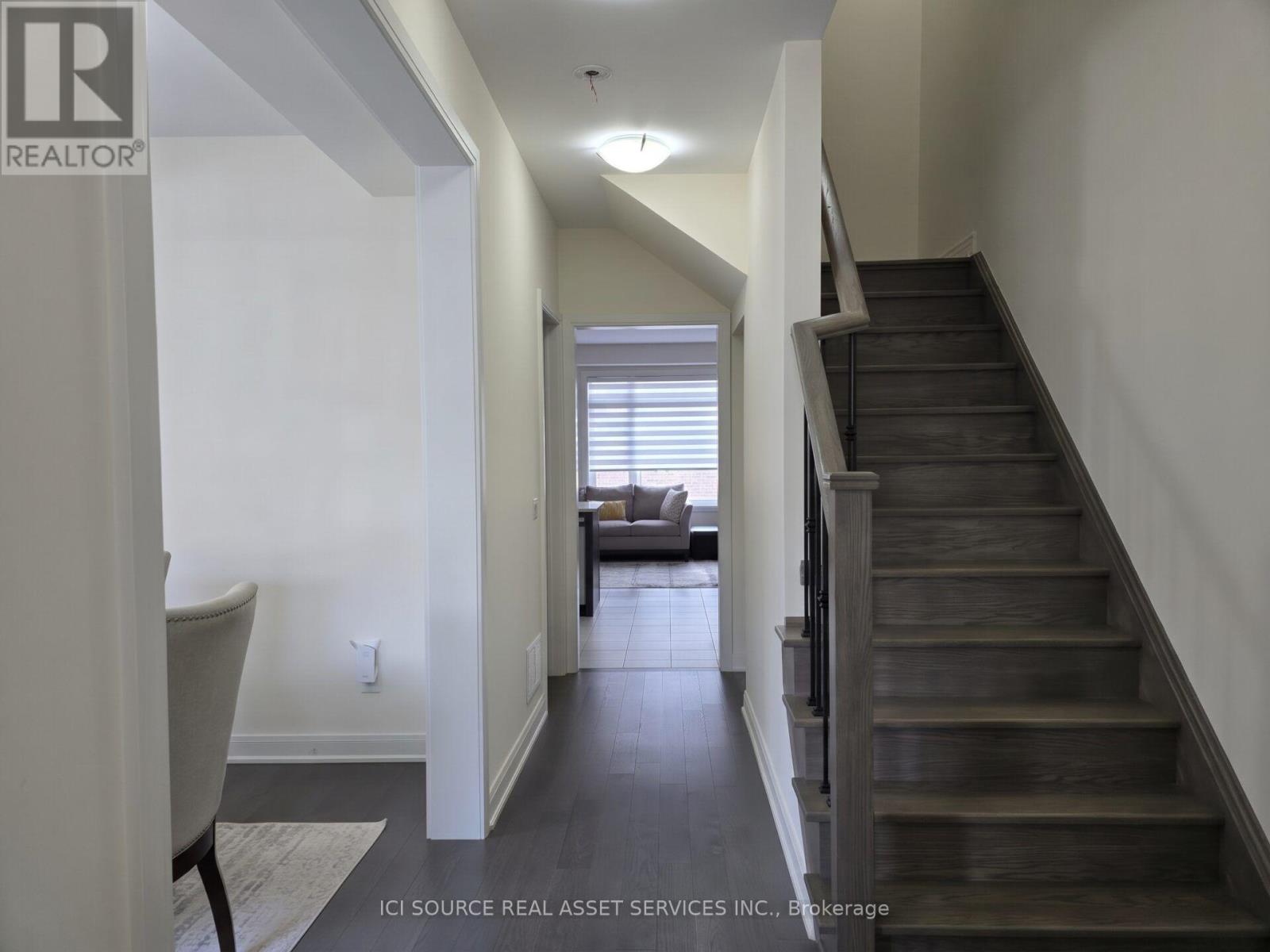 31 Nightjar Drive, Brampton, Ontario  L7A 5A1 - Photo 3 - W13876298