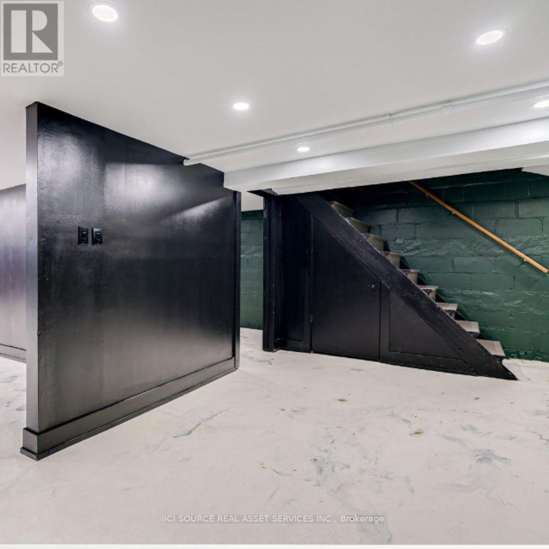 3097 Dundas Street W, Toronto, Ontario  M6P 1Z9 - Photo 5 - W13885114