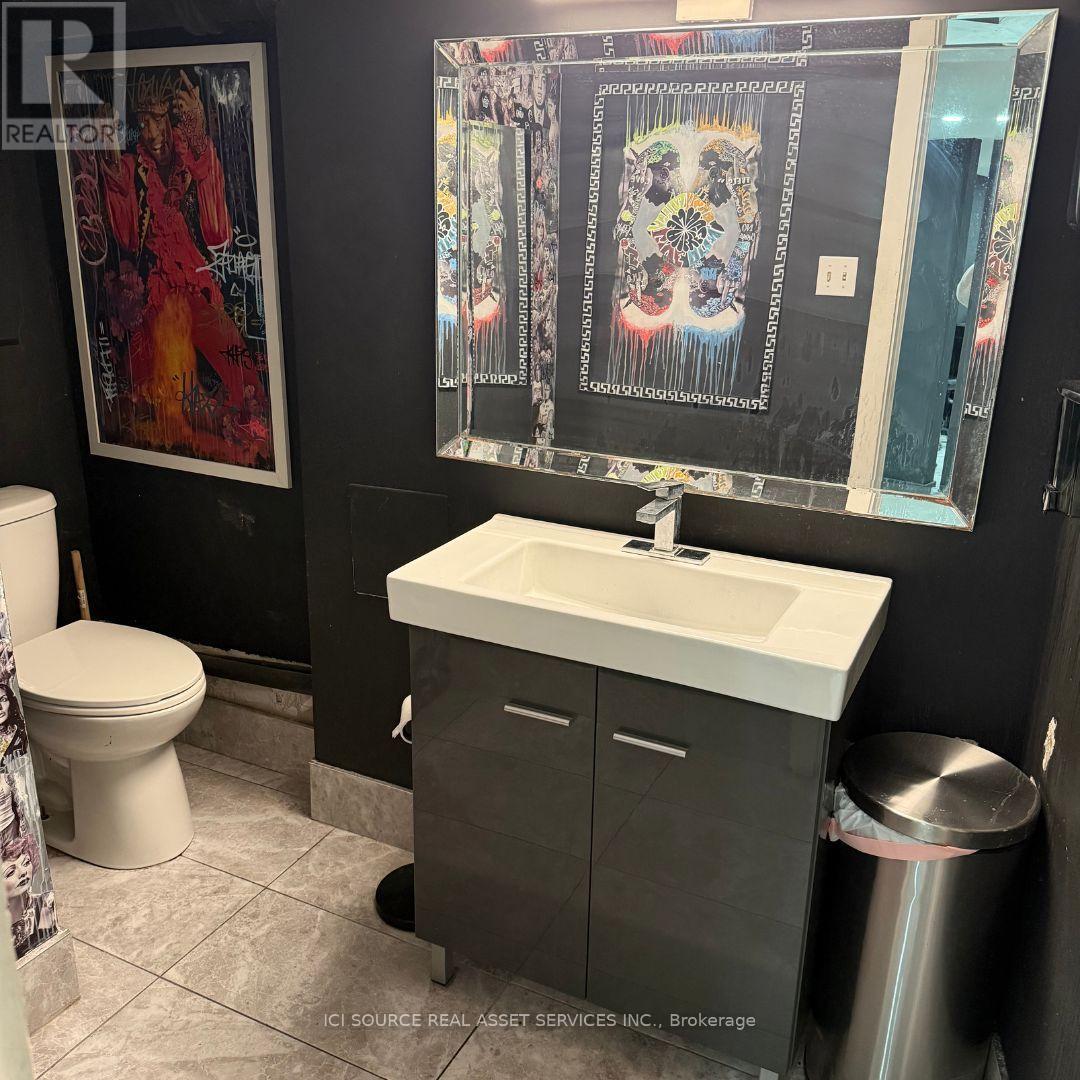 3097 Dundas Street W, Toronto, Ontario  M6P 1Z9 - Photo 8 - W13885114