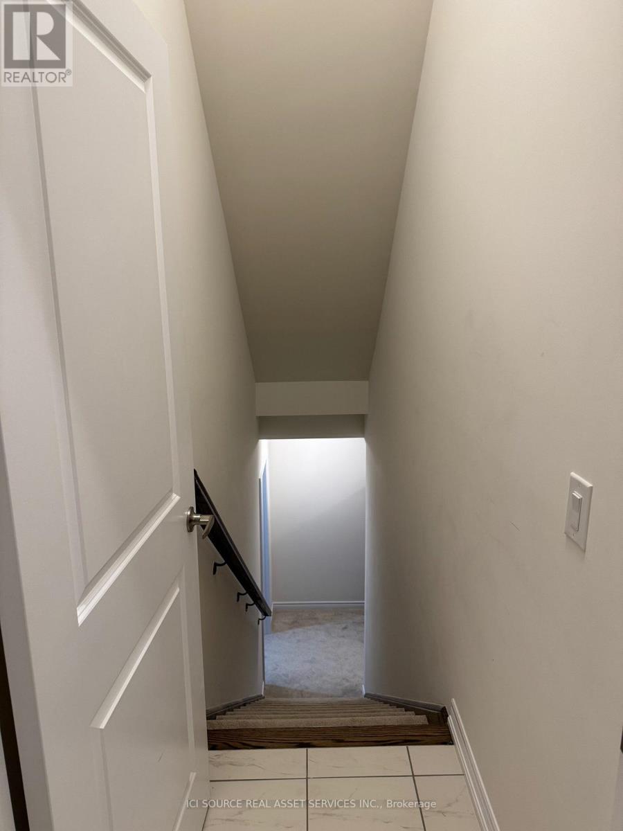 10 Guernsey Drive, Kitchener, Ontario  N2R 0S2 - Photo 31 - X14085046