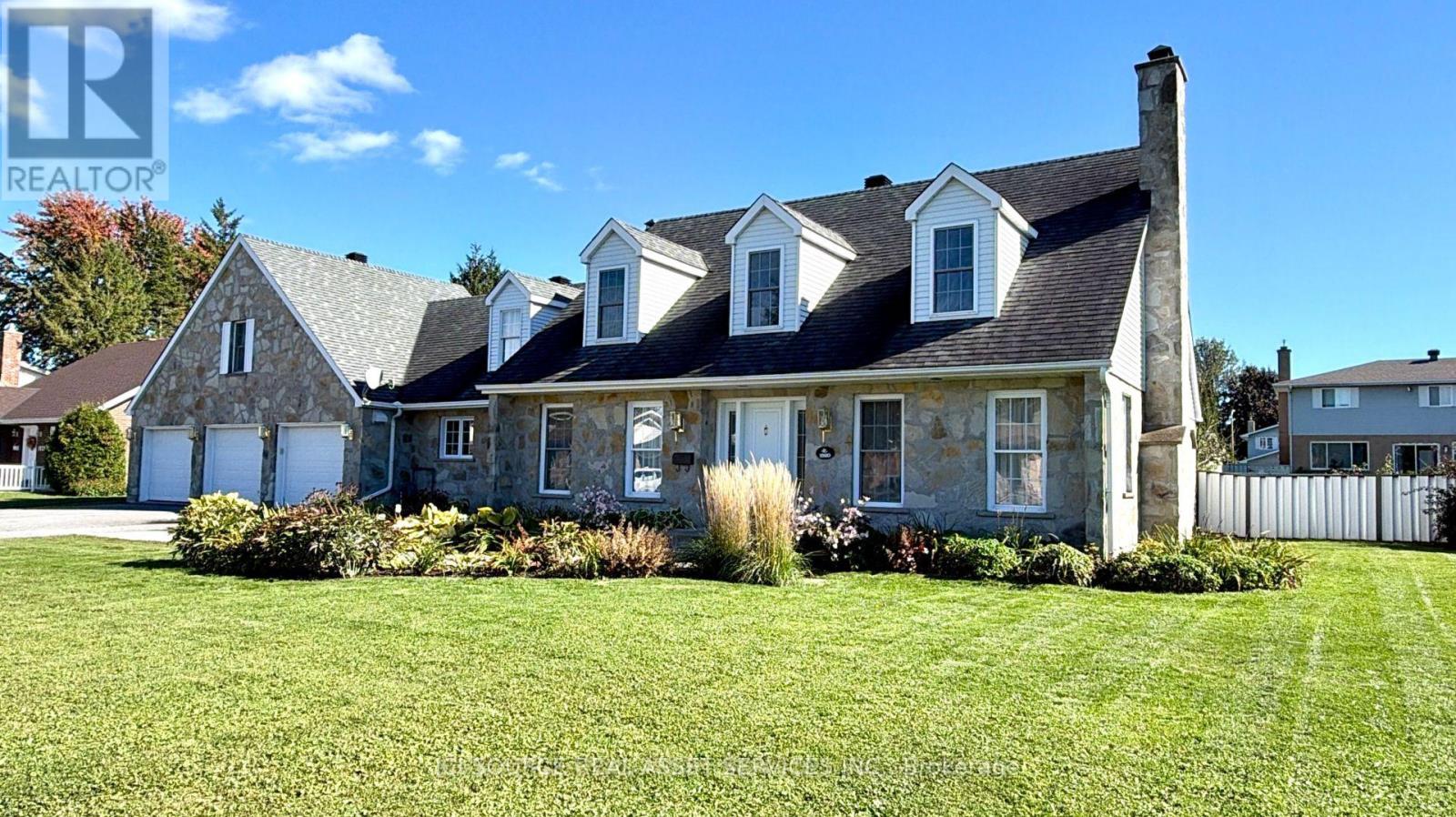1920 Belvedere Crescent, Cornwall, Ontario  K6H 6M9 - Photo 2 - X14085062