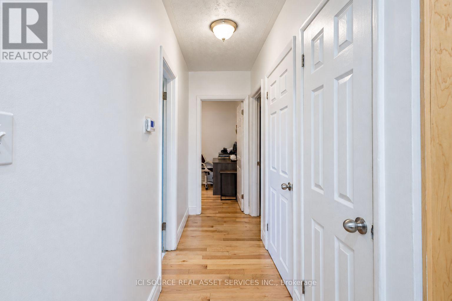 2014 Balsam Avenue, Mississauga, Ontario  L5J 1L2 - Photo 4 - W14092264