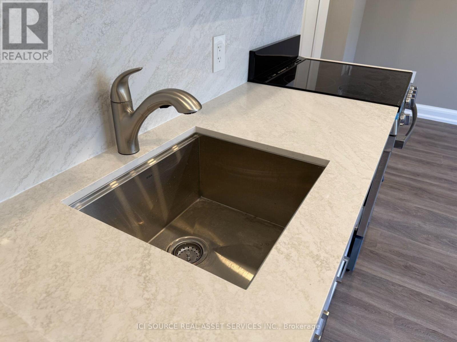 Coach House Apt - 247 Roxton Road, Oakville, Ontario  M6G 3R1 - Photo 10 - W14100890
