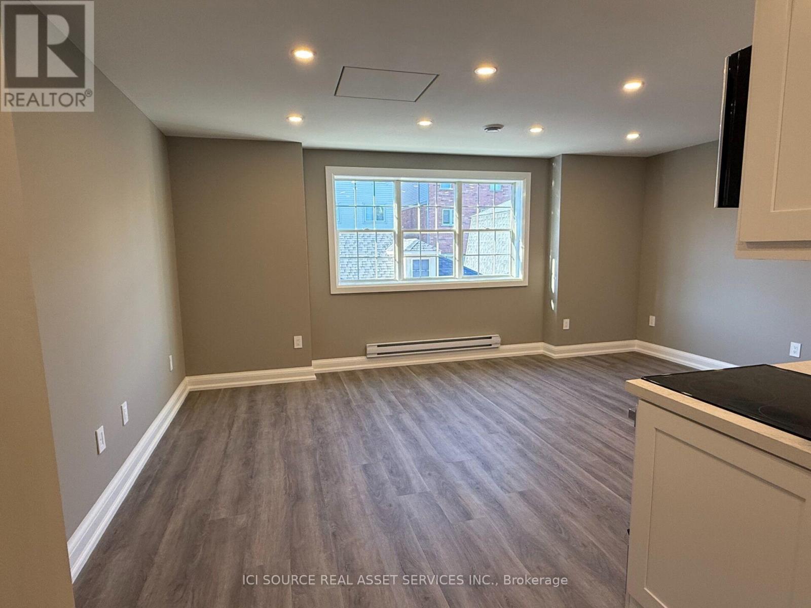 Coach House Apt - 247 Roxton Road, Oakville, Ontario  M6G 3R1 - Photo 7 - W14100890