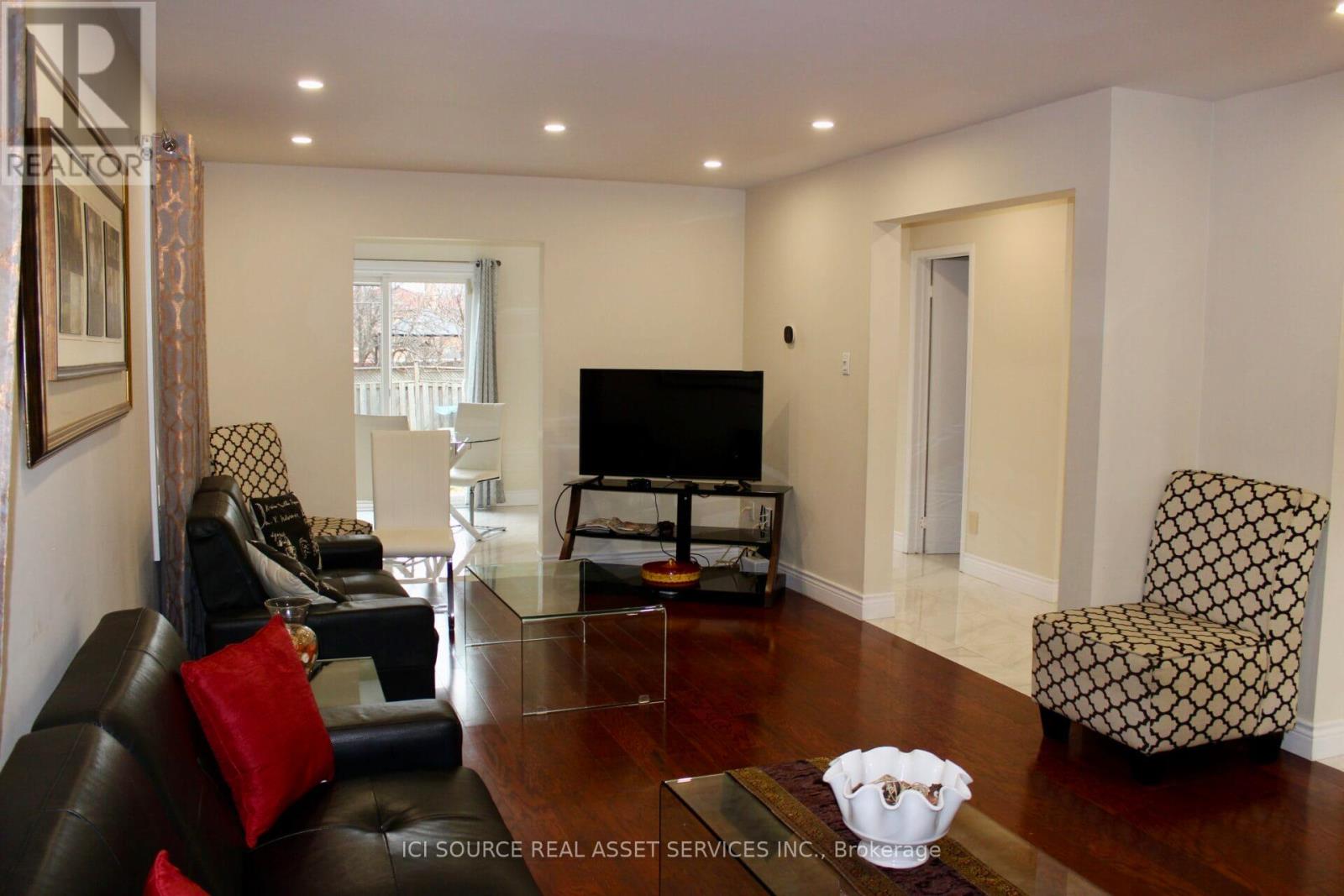 Upper - 5164 Palomar Crescent, Mississauga, Ontario  L5R 2W9 - Photo 3 - W14105380