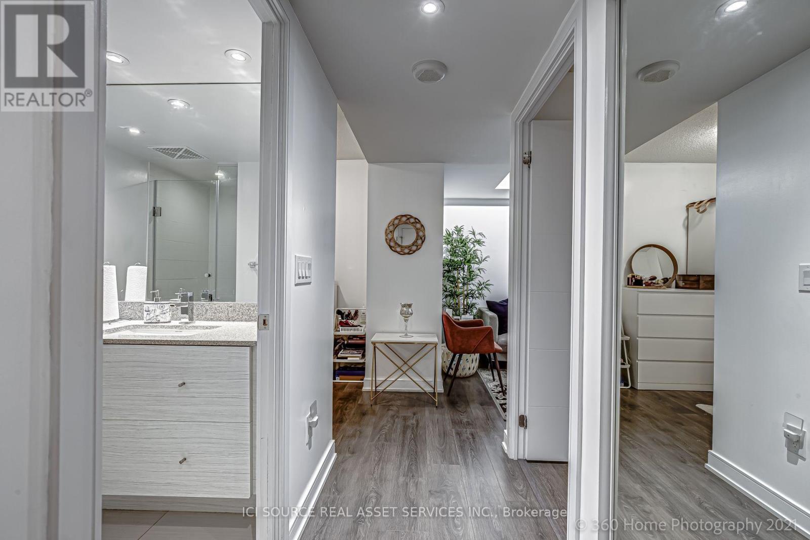 1020 - 525 Adelaide Street W, Toronto, Ontario  M5V 0N7 - Photo 3 - C14109812