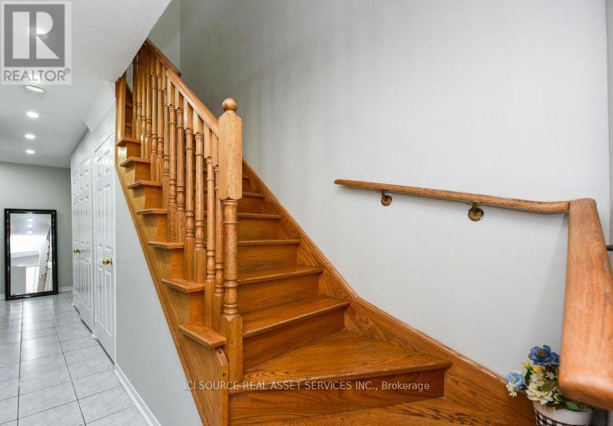 Main & Upper Floors - 3141 Turbine Crescent, Mississauga, Ontario  L5M 6W1 - Photo 13 - W14119344