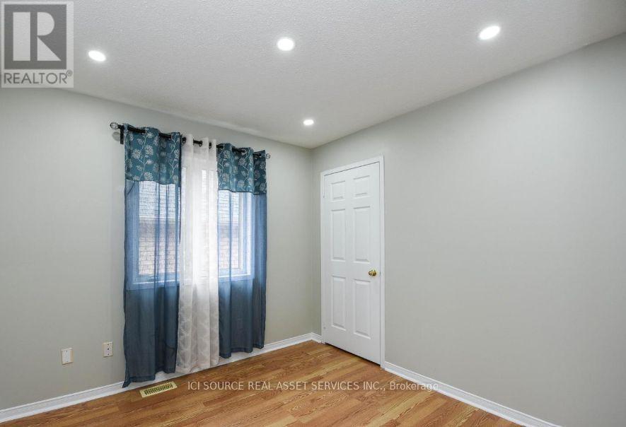Main & Upper Floors - 3141 Turbine Crescent, Mississauga, Ontario  L5M 6W1 - Photo 14 - W14119344