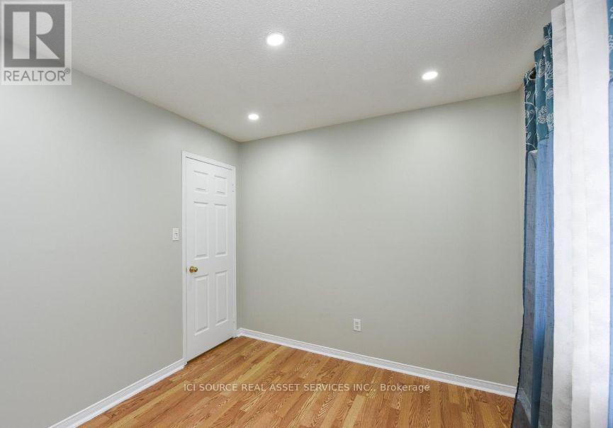 Main & Upper Floors - 3141 Turbine Crescent, Mississauga, Ontario  L5M 6W1 - Photo 15 - W14119344
