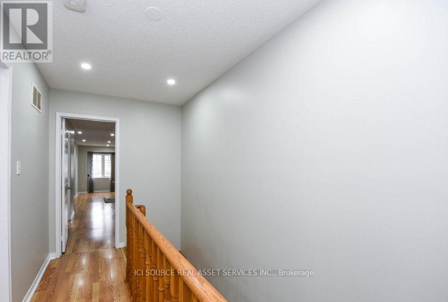 Main & Upper Floors - 3141 Turbine Crescent, Mississauga, Ontario  L5M 6W1 - Photo 9 - W14119344