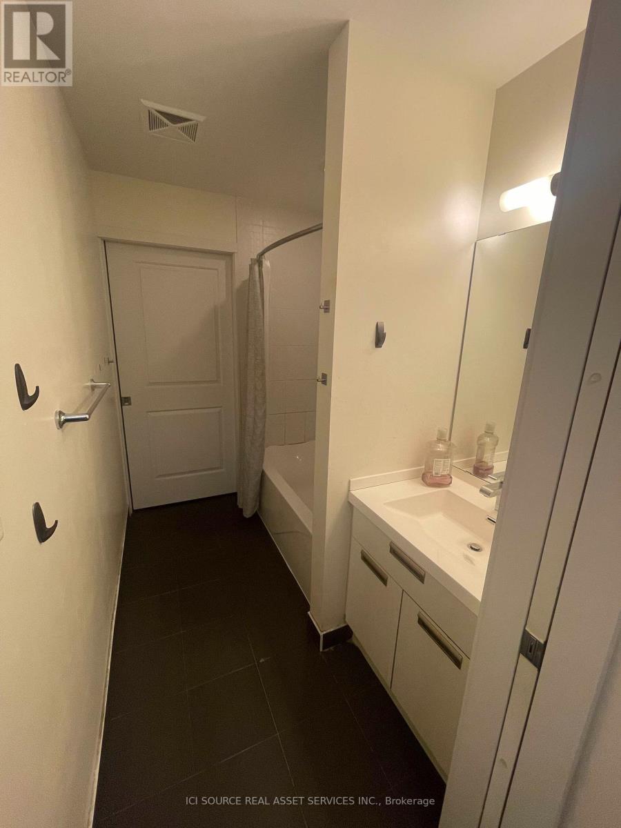 3906 - 28 Ted Rogers Way, Toronto, Ontario  M4Y 2J4 - Photo 8 - C14123264
