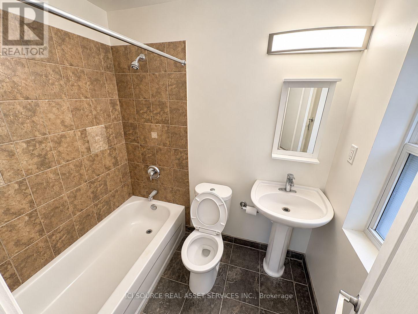 1 - 50 Albany Avenue, Toronto, Ontario  M5R 3C3 - Photo 9 - C14131050