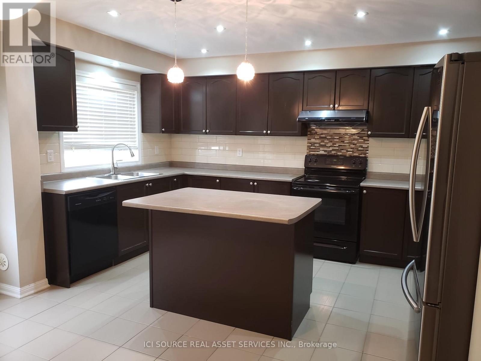 27 Bevington Road, Brampton, Ontario  L7A 0S1 - Photo 7 - W14131074